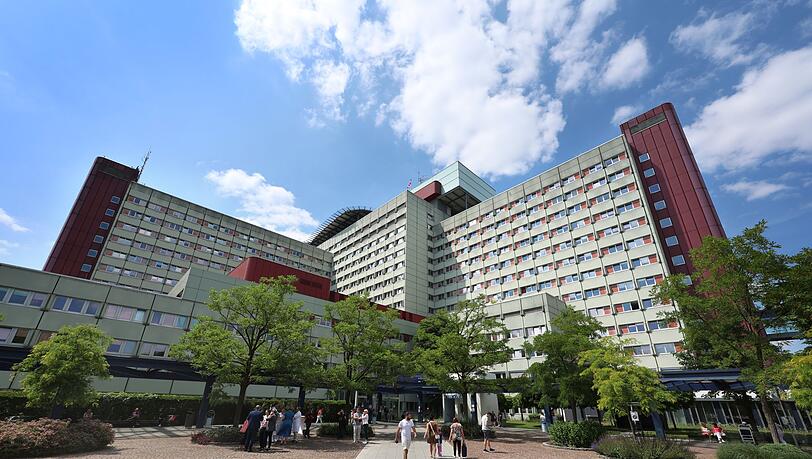 Der Freistaat will viel Geld für seine Unikliniken ausgeben. (Archivbild) Der Freistaat will viel Geld für seine Unikliniken ausgeben. (Archivbild)