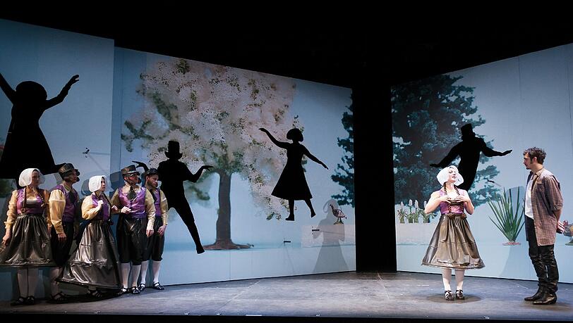 Carolin Hartmann, Jonathan Müller, Tamara Theisen, Pascal Fligg, Paul Behren, Mara Widmann und Timocin Ziegler in "Katzlmacher" Carolin Hartmann, Jonathan Müller, Tamara Theisen, Pascal Fligg, Paul Behren, Mara Widmann und Timocin Ziegler in "Katzlmacher"