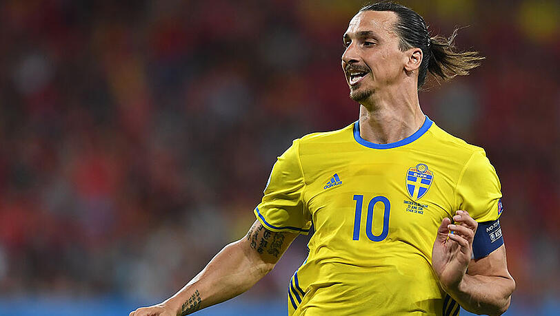Bitteres Ende für Zlatan Ibrahimovic. Mit seinen Schweden unterliegt er Belgien mit 0:1 und verpasst damit den Einzug ins Achtelfinale der EM. Bitteres Ende für Zlatan Ibrahimovic. Mit seinen Schweden unterliegt er Belgien mit 0:1 und verpasst damit den Einzug ins Achtelfinale der EM.