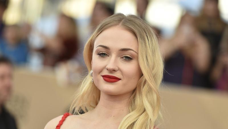 Sophie Turner findet die Petition respektlos. Sophie Turner findet die Petition respektlos.