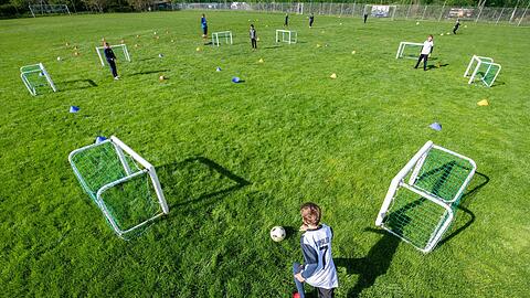 Die geplante Nachwuchsreform im Deutschen Fußball-Bund stößt auf teils heftige Kritik.