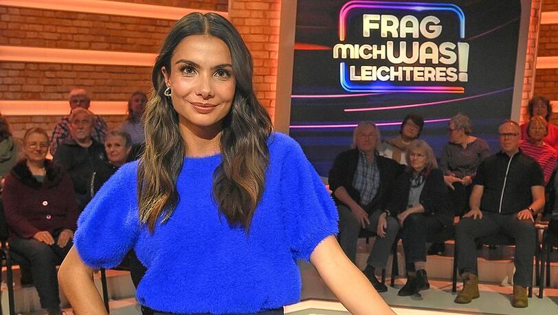 Lea Wagner führt durch "Frag mich was Leichteres!".