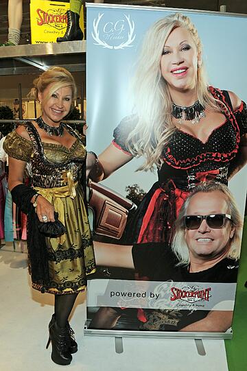 Carmen Geiss wird 50: Die Bilder von der Kult-Blondine!