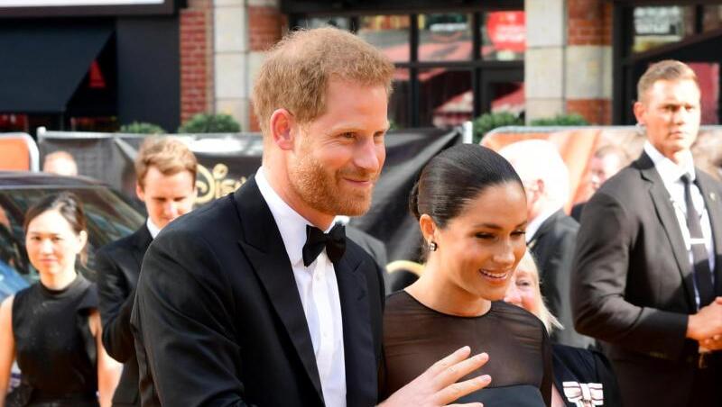 Prinz Harry mit seiner Frau Meghan bei der Europa-Premiere von "König der Löwen" in London. Prinz Harry mit seiner Frau Meghan bei der Europa-Premiere von "König der Löwen" in London.