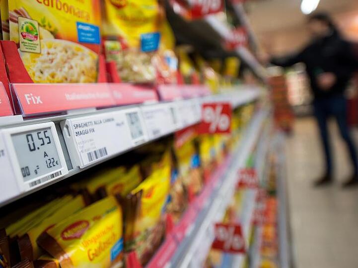 Supermarkt in Düsseldorf. Am billigsten sind Lebensmittel in den östlichen EU-Ländern Rumänien und in Polen. Symbolbild: Marius Becker