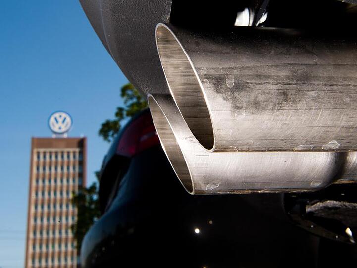 Wegen manipulierter Abgaswerte und der Verbreitung irreführender Informationen hat die kanadische Regierung Klage gegen den Wolfsburger Autobauer eingereicht.