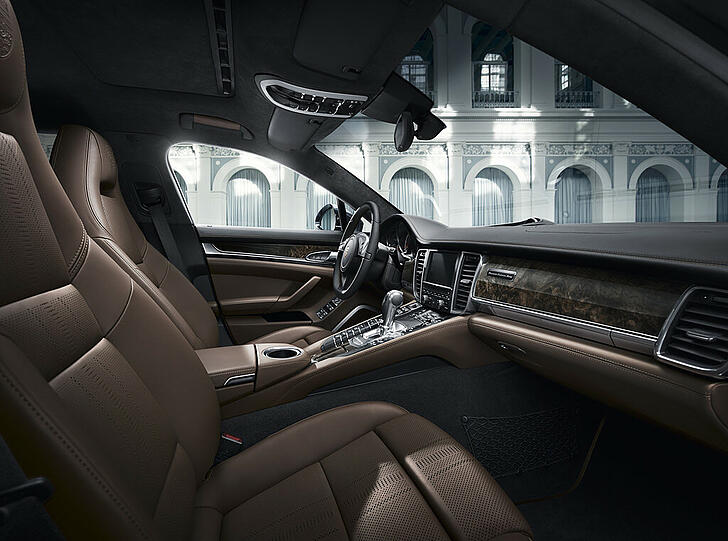 Der Porsche Panamera Exclusive Series ist außen wie innen aufs Feinste ausgestattet.