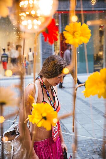 Die Bilder vom Unterwäsche-Shopping in der Neuhauser Straße.