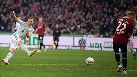 Ein ganz frühes Ding: Bayerns Joshua Kimmich erzielt nach einer Minute das 1:0 gegen Hannover 96. Zwei weitere Treffer bereitet er beim 4:0-Sieg vor.