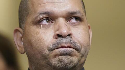 Aquilino Gonell, Polizist beim "United States Capitol Police Department" (USCP), bei der Anhörung des Untersuchungsausschusses.