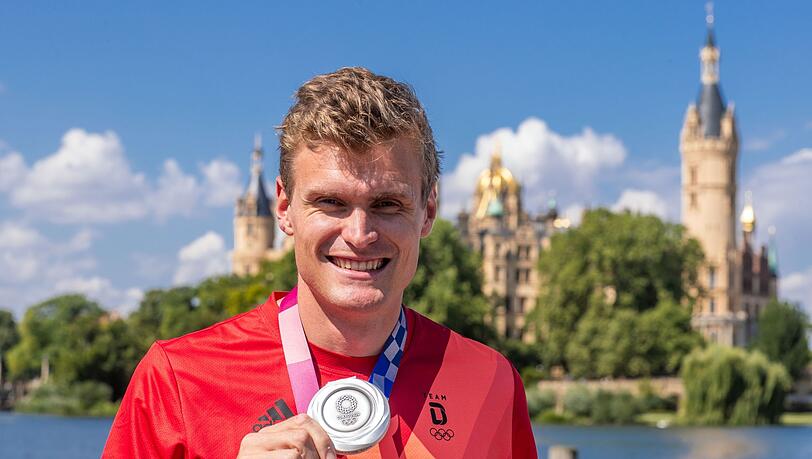 Hannes Ocik, Schlagmann im deutschen Ruderachter bei den Olympischen Spielen in Tokio.