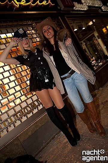 Große Faschingsparty am Marienplatz! Ab zwölf Uhr richtete dort Charivari eine Show aus. Der Hauptact: Alexander Marcus. Die Münchner hatten ihren Spaß. Mehr Bilder unter: www.nachtagenten.de