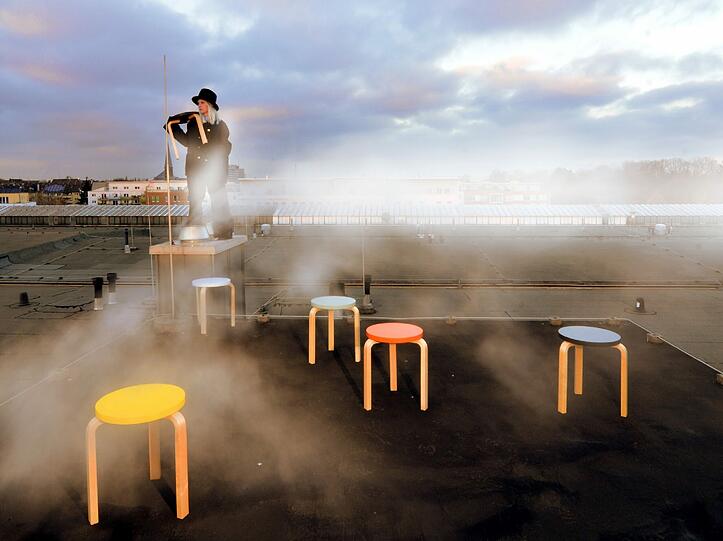 Kleine, filigrane Möbel wie der &bdquo;Stool 60&ldquo; von Artek sind jetzt Trend &ndash; ein solches Design gab&rsquo;s schon in den 30er-Jahren.