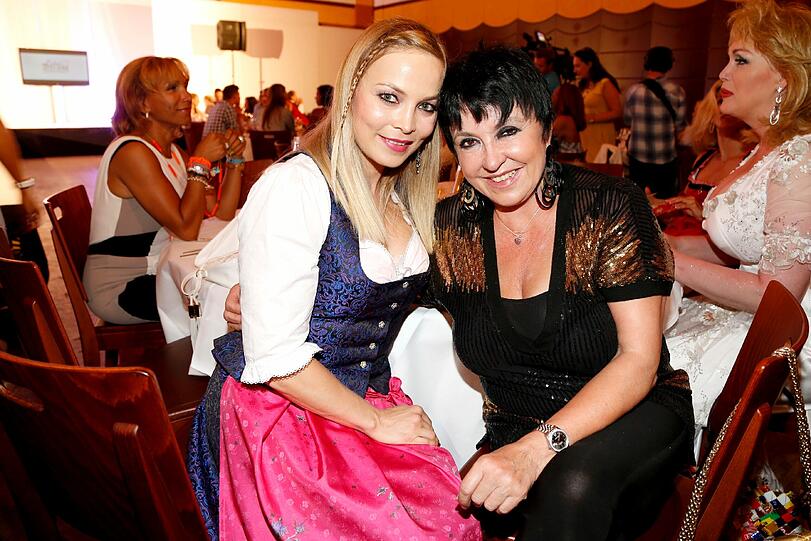 Regina Halmich, Uschi Ackermann