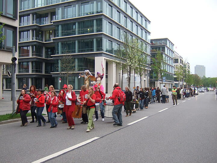 Hier ist die Wanderbaum-Allee noch in der Schwanthalerhöhe unterwegs. Bald kommt sie ins Glockenbachviertel.