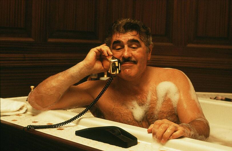 Kult: Mario Adorf als Generaldirektor Heinrich "Heini" Haffenloher in Kir Royal. Kult: Mario Adorf als Generaldirektor Heinrich "Heini" Haffenloher in Kir Royal.