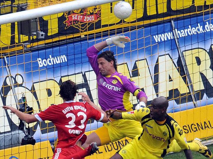 Der Anfang vom Kantersieg: Mario Gomez erzielt das 1:1 gegen den BVB