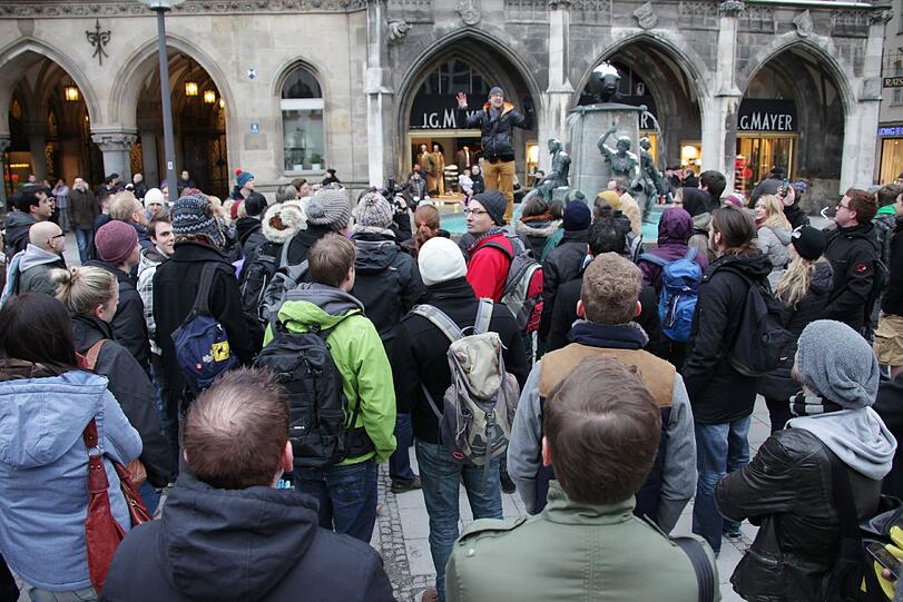 So macht U-Bahn fahren Spaß. Die Bilder vom Unterhosen-Flashmob in München.