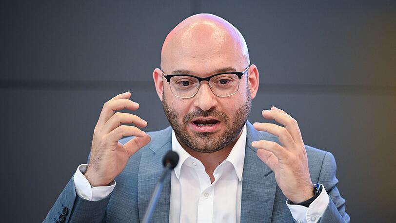 Brandenburgs Innenminister René Wilke (parteilos) ist überzeugt, dass die AfD den demokratischen Staat zerstören will.