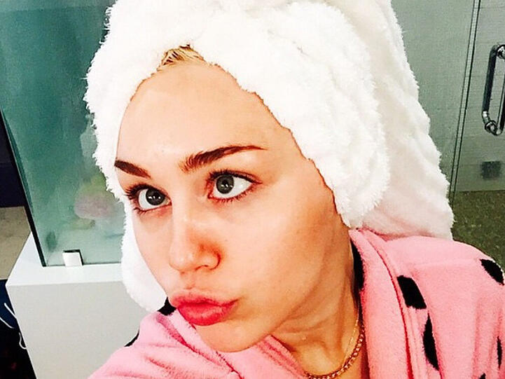 Süß oder nicht süß? Miley Cyrus schneidet jedenfalls gerne Grimassen und teilt sie mit der Welt
