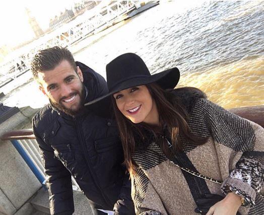 Real Madrid: Abwehrspieler nacho Fernandez ist seit zwei Jahren mit der hübschen Maria Cortes verheiratet.
