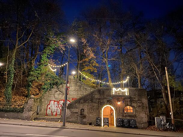 Das Crönlein am Nockherberg: Jeder sechste Glühwein ist kostenlos. Das Crönlein am Nockherberg: Jeder sechste Glühwein ist kostenlos.