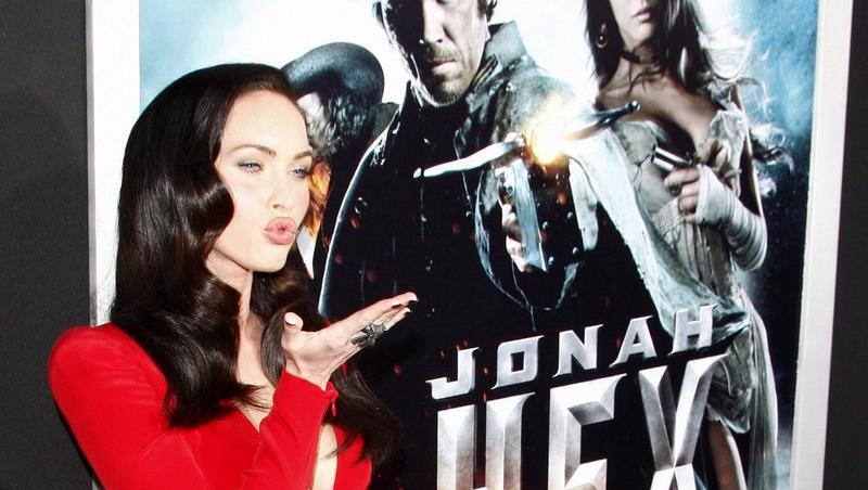Megan Fox verteilt Küsschen Megan Fox verteilt Küsschen