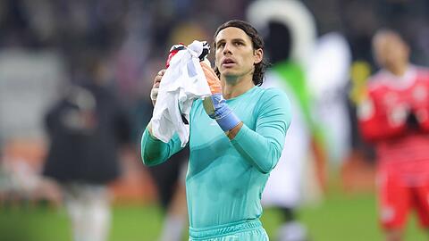 Dank an die Gladbacher Fans: Bayerns Yann Sommer.