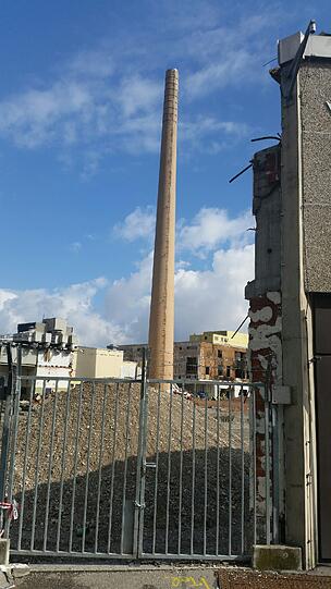 Böller statt Bier: Am Samstag wird der 75 Meter hohe Turm gesprengt.