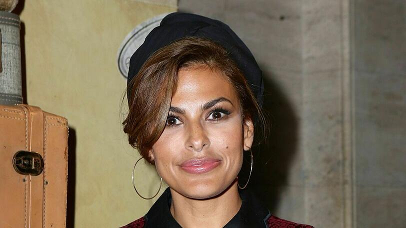 Eva Mendes verrät ihr Beauty-Geheimnis - und schockiert ihre Fans.