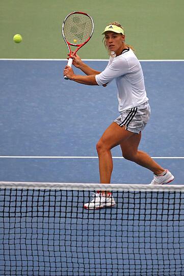 Der Hype um Australian-Open-Siegerin Angelique Kerber ist auch bei der Vorbereitung aufs Fed-Cup-Spiel gegen die Schweiz deutlich spürbar. Die Bilder.