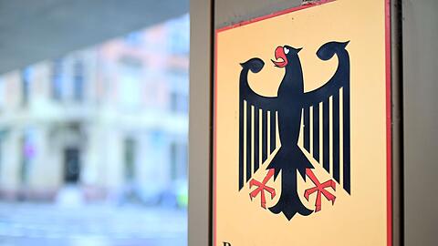Um die Freiheiten von Spielervermittlern im Profifußball geht es in einer Verhandlung des Bundesgerichtshofs.