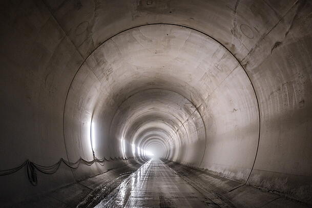 &Uuml;bersicht der Hauptr&ouml;hre w&auml;hrend eines Pressetermins der &Ouml;sterreichischen Bundesbahnen (&Ouml;BB) im Brenner Basistunnel BBT SE.