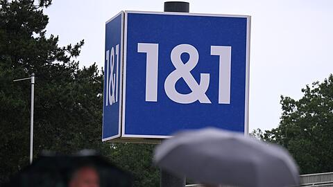 1&1-Logo am D&uuml;sseldorfer Standort des Konzerns. (Archivbild)