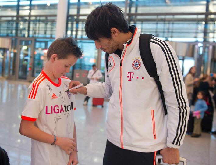 Der FC Bayern vor dem Abflug ins Trainingslager nach Doha.