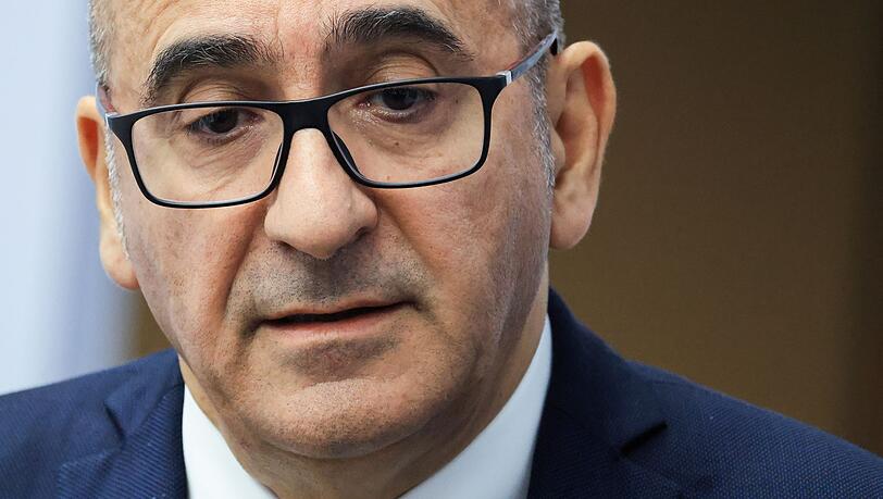 Frankreichs Pr&auml;sident Emmanuel Macron hat den R&uuml;cktritt von Innenminister Laurent Nu&ntilde;ez abgelehnt.