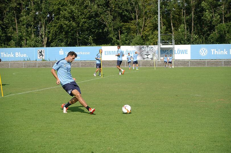 Die Bilder vom Freitagstraining der Löwen.