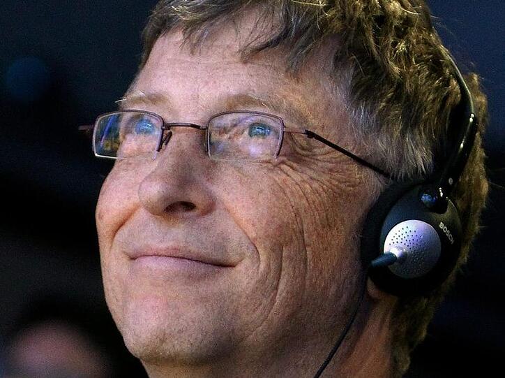 Bill Gates wird von der Stiftung Lindauer Nobelpreisträgertreffen für
sein Engagement in den Ehrensenat aufgenommen.