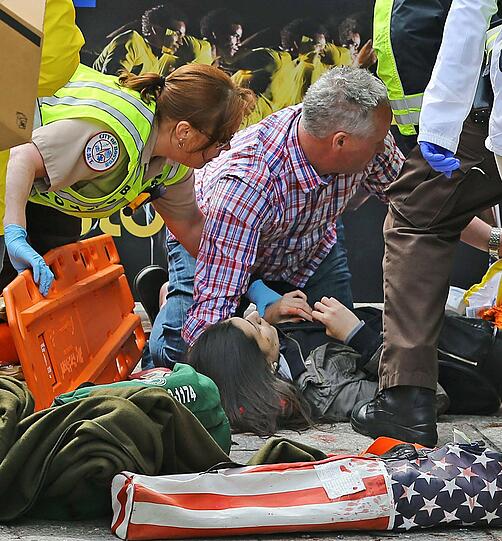 Drei Tote und mehr als 140 Verletzte - Bilder vom Bombenterror in Boston