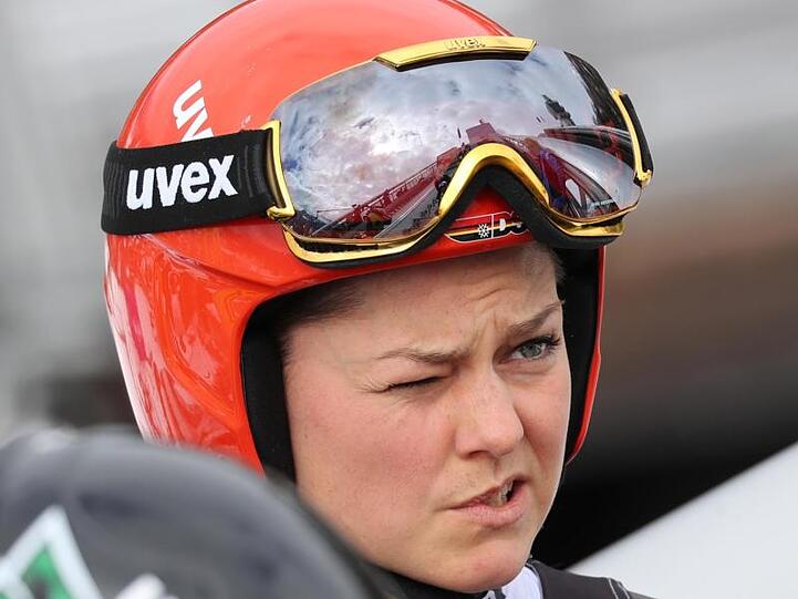 Zog sich beim Training einen Riss des vorderen Kreuzbandes im rechten Knie zu: Carina Vogt.