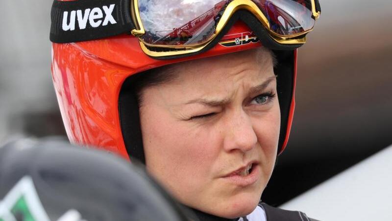 Zog sich beim Training einen Riss des vorderen Kreuzbandes im rechten Knie zu: Carina Vogt. Zog sich beim Training einen Riss des vorderen Kreuzbandes im rechten Knie zu: Carina Vogt.