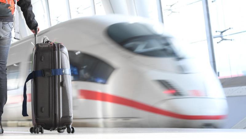 Die Deutsche Bahn steht nach eigenen Angaben vor dem größten Wachstumsprogramm der deutschen Eisenbahngeschichte. Die Deutsche Bahn steht nach eigenen Angaben vor dem größten Wachstumsprogramm der deutschen Eisenbahngeschichte.