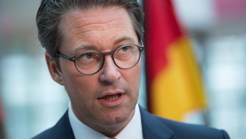 Andreas Scheuer (CSU) spricht bei einer Veranstaltung. Foto: Hendrik Schmidt/Archivbild Andreas Scheuer (CSU) spricht bei einer Veranstaltung. Foto: Hendrik Schmidt/Archivbild
