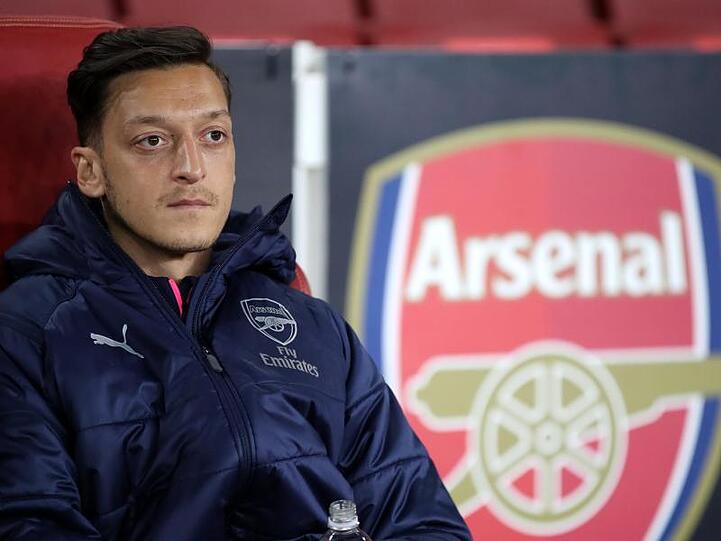 Es läuft für Mesut Özil derzeit beim FC Arsenal nicht rund.
