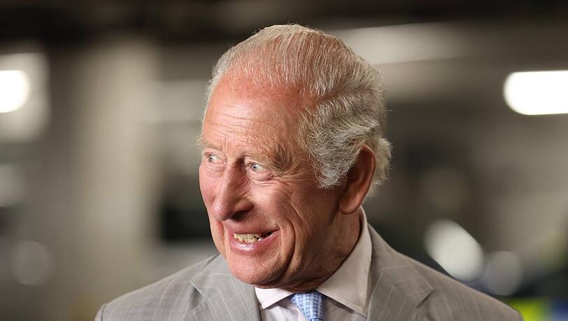 Hat nach vier Jahren erstmals wieder seine Enkelkinder Archie und Lilibet gesehen: König Charles III. Hat nach vier Jahren erstmals wieder seine Enkelkinder Archie und Lilibet gesehen: König Charles III.