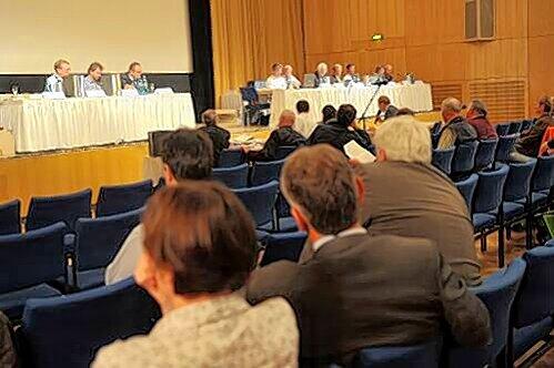 Experten contra Bürger: Beim Erörterungstermin in der Meistersingerhalle geht es um die Baugenehmigung für die Nordspange.