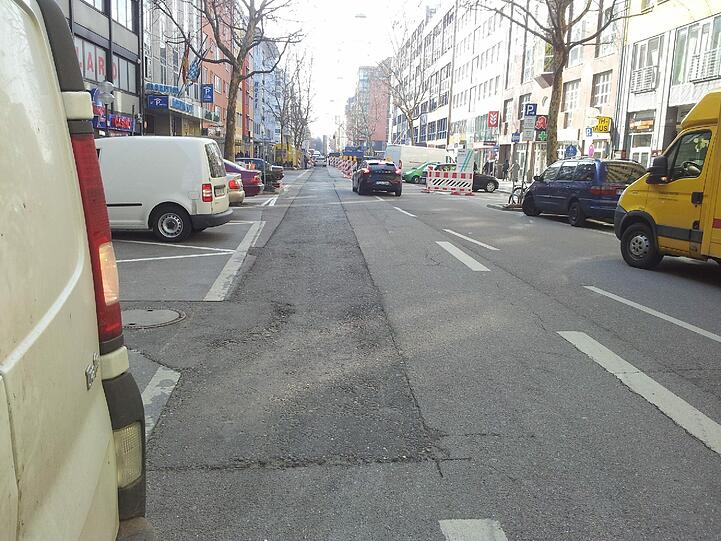 Nicht gerade ein Gedicht: die Goethestraße an der Ecke Bayerstraße.