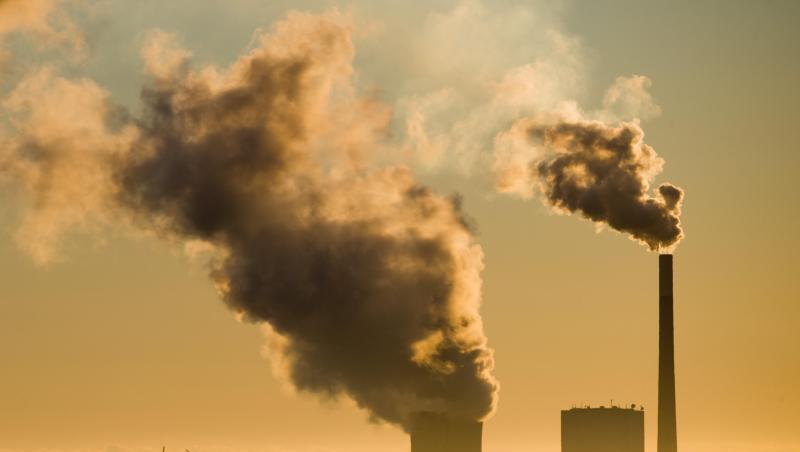 Durch die Einigung von Bund und Ländern auf einen höheren CO2-Preis verteuern sich die Heizkosten für eine Durchschnittswohnung um bis zu 134 Euro im Jahr. Durch die Einigung von Bund und Ländern auf einen höheren CO2-Preis verteuern sich die Heizkosten für eine Durchschnittswohnung um bis zu 134 Euro im Jahr.