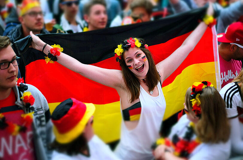 Es gibt nicht nur das hässliche Fan-Gesicht dieser Euro 2016. Sondern auch das schöne und kuriose. Sehen Sie hier die Bilder in unserer Galerie.