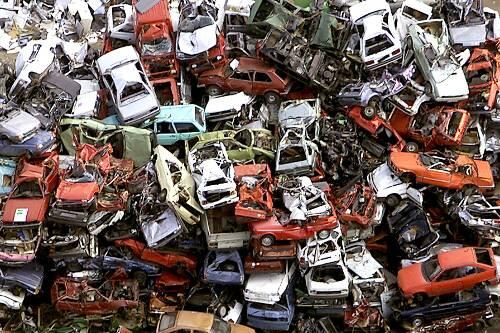 Alles Schrott: In München wollen so viele Autofahrer einen Neuwagen, dass es zu Engpässen bei der Lieferung kommt.